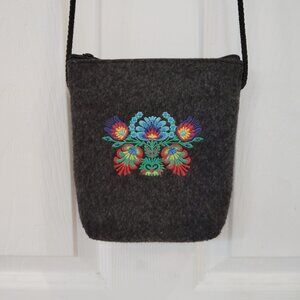 Folk /Artisan Handmade Purse Felt EMBROIDERED Flowers Gray Poland Polish Art NEW
